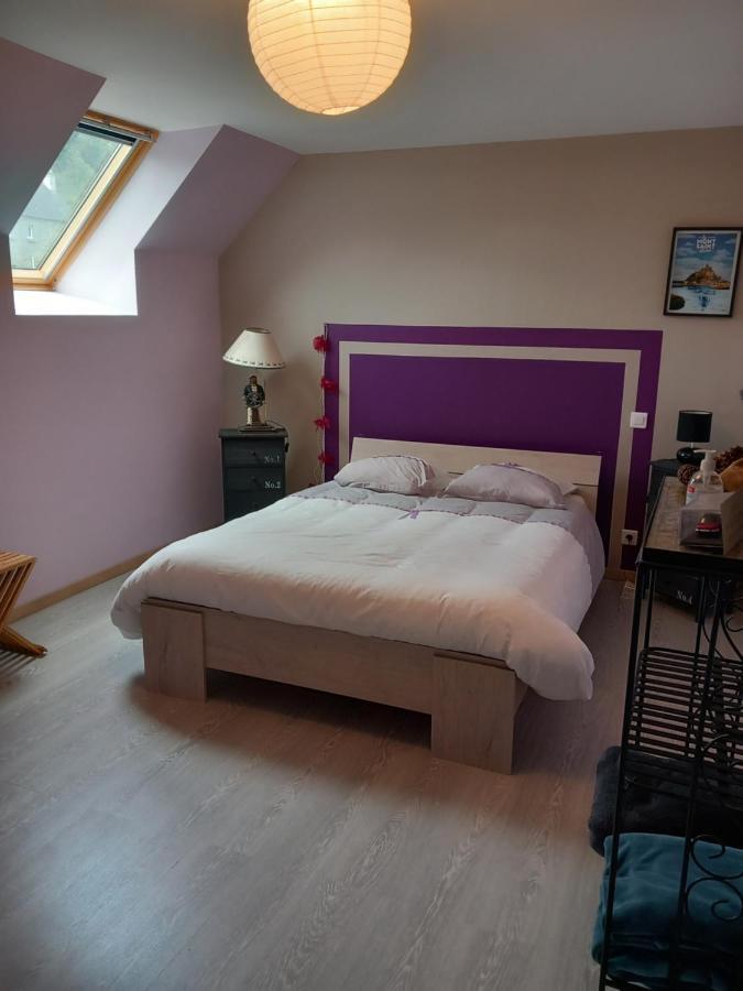Chambre D'Hote De La Baronne Roz-sur-Couesnon Exteriör bild